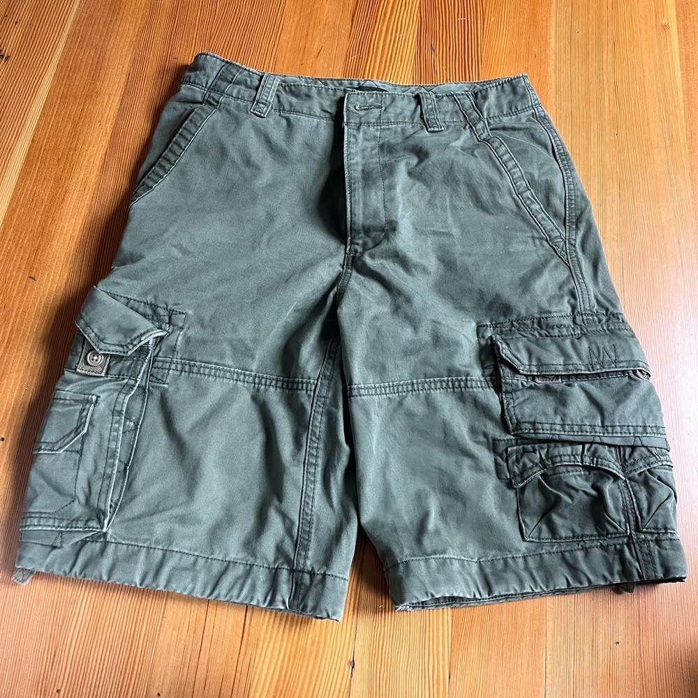 Men’s Eddie Bauer Cargo Shorts size 32